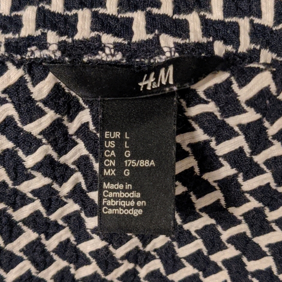 Mini Skirt - Picture 4 of 4